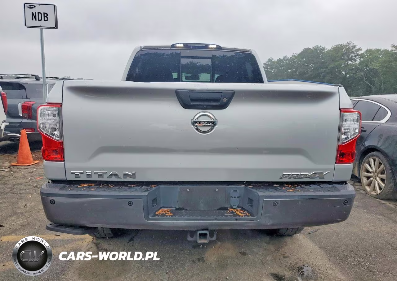 2018 Nissan Titan Pro-4X VIN:1N6AA1E57JN517647 - 6