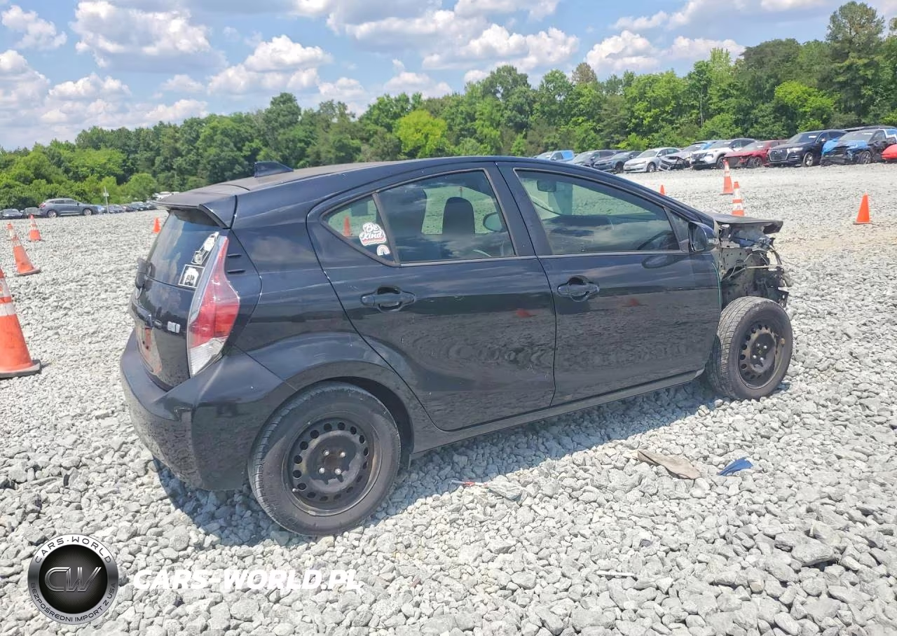 2016 Toyota Prius C One VIN:JTDKDTB32G1134230 - 3