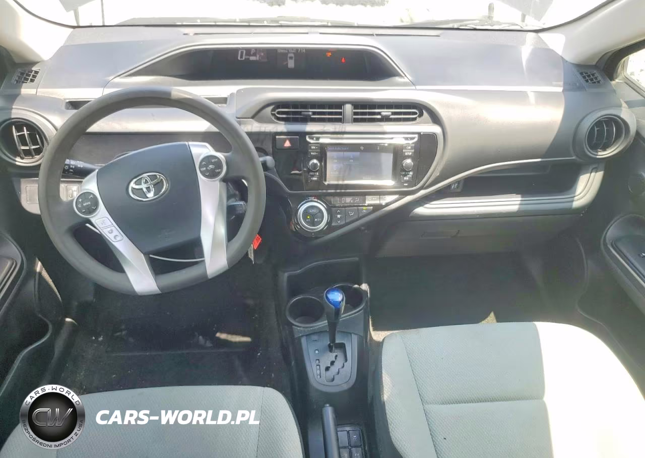 2016 Toyota Prius C One VIN:JTDKDTB32G1134230 - 8