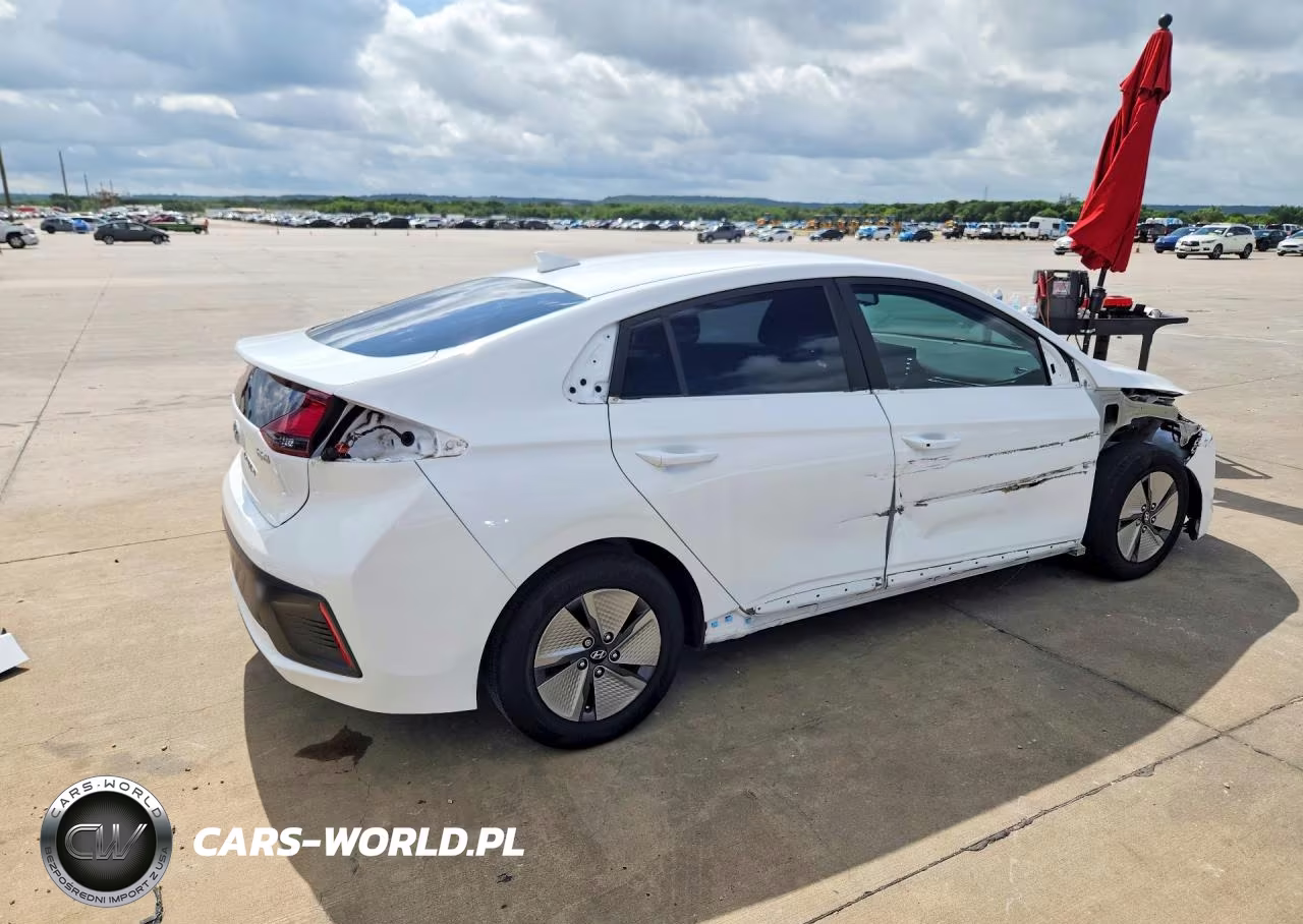 2022 Hyundai Ioniq Se VIN:KMHC75LC4NU269495 - 3