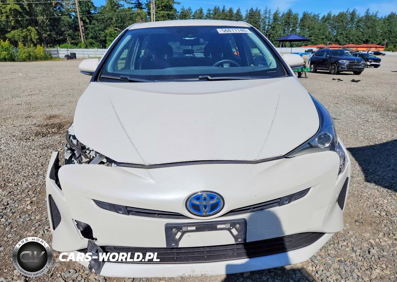 2018 Toyota Prius Three VIN:JTDKARFU0J3062146 - 5