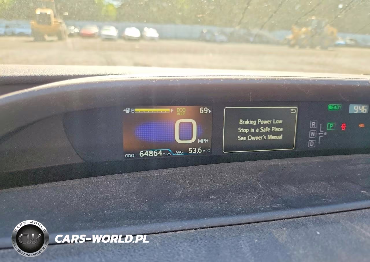 2018 Toyota Prius Three VIN:JTDKARFU0J3062146 - 9