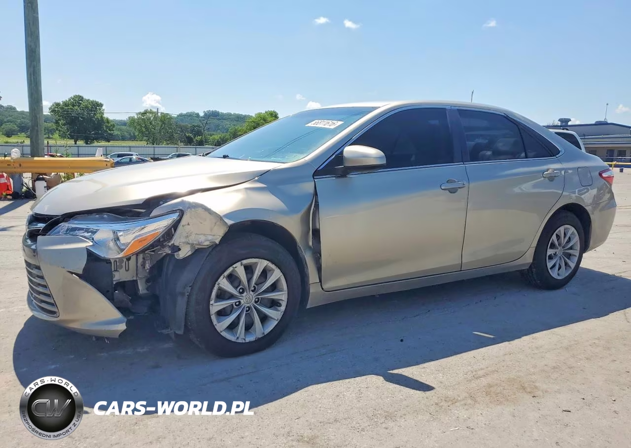 TOYOTA CAMRY LE