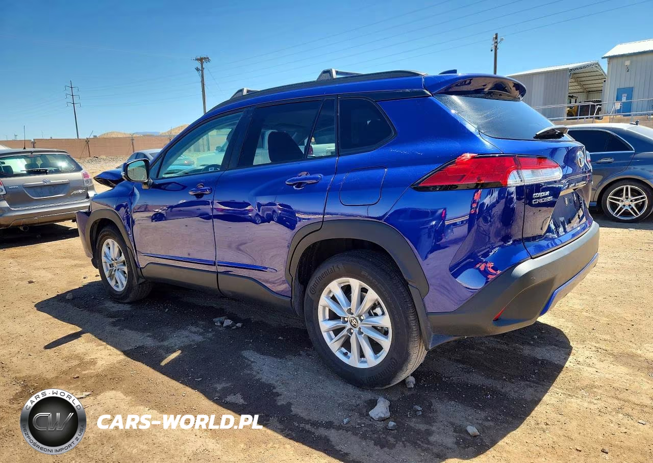 2023 Toyota Corolla Cross Le VIN:7MUCAAAG8PV059032 - 2