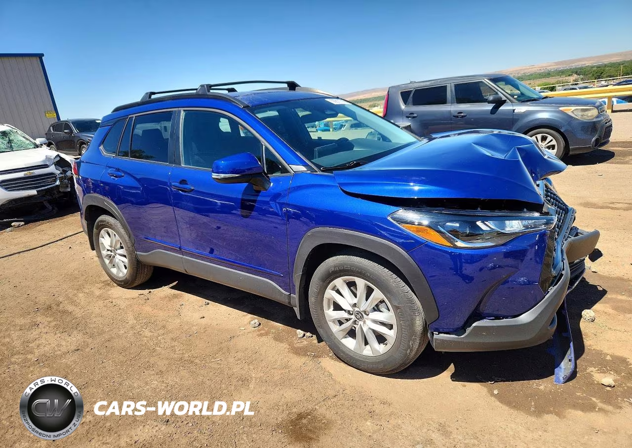 2023 Toyota Corolla Cross Le VIN:7MUCAAAG8PV059032 - 4