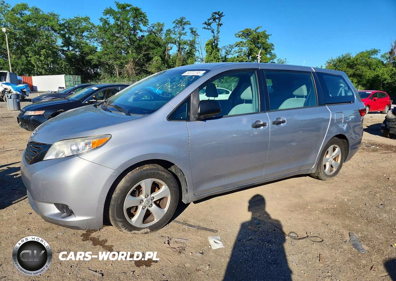 2015 Toyota Sienna L 7-Passenger – zdjęcie 1 z 13