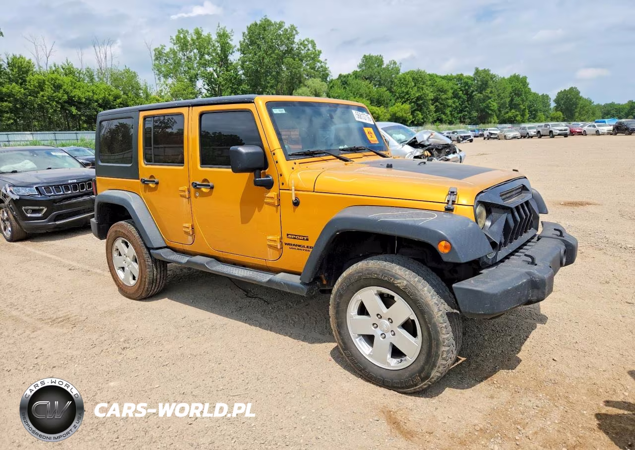 2014 Jeep Wrangler Unlimited Sport VIN:1C4BJWDG8EL232688 - 4