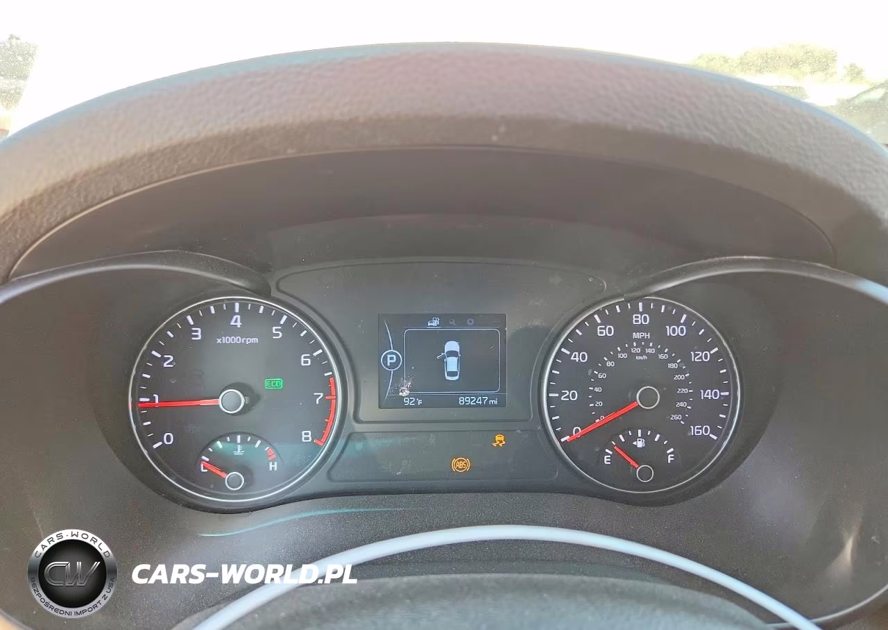 2016 Kia Optima Lx VIN:5XXGT4L31GG055889 - 9