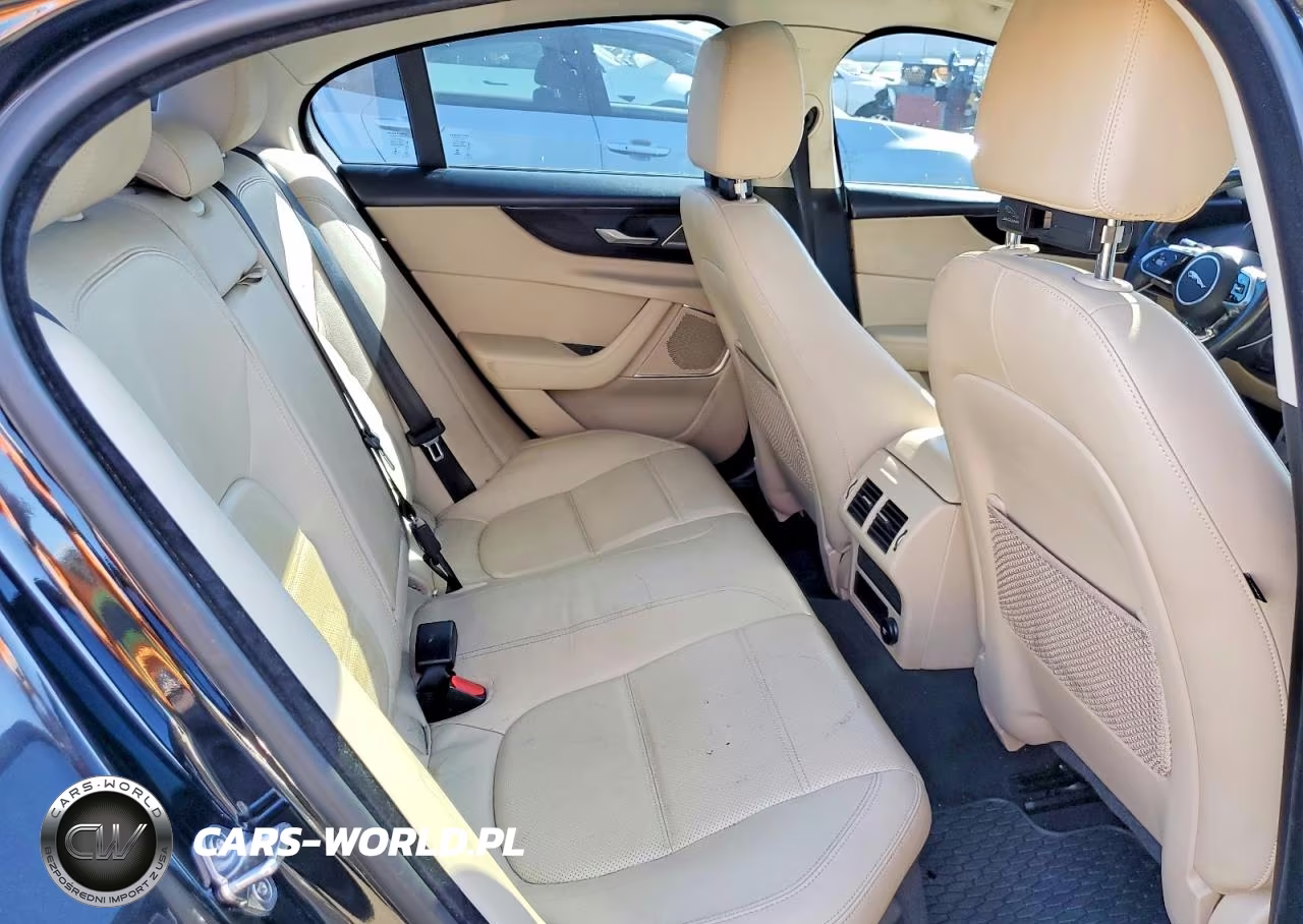 2020 Jaguar Xe S VIN:SAJAE4FX8LCP63440 - 10