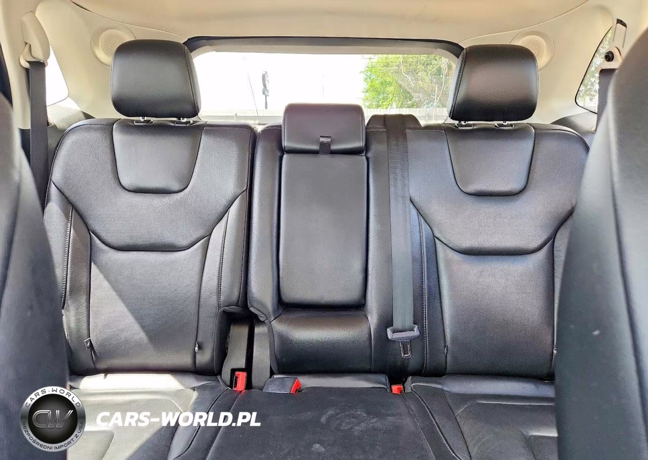 2019 Ford Edge Titanium VIN:2FMPK3K97KBB81181 - 10