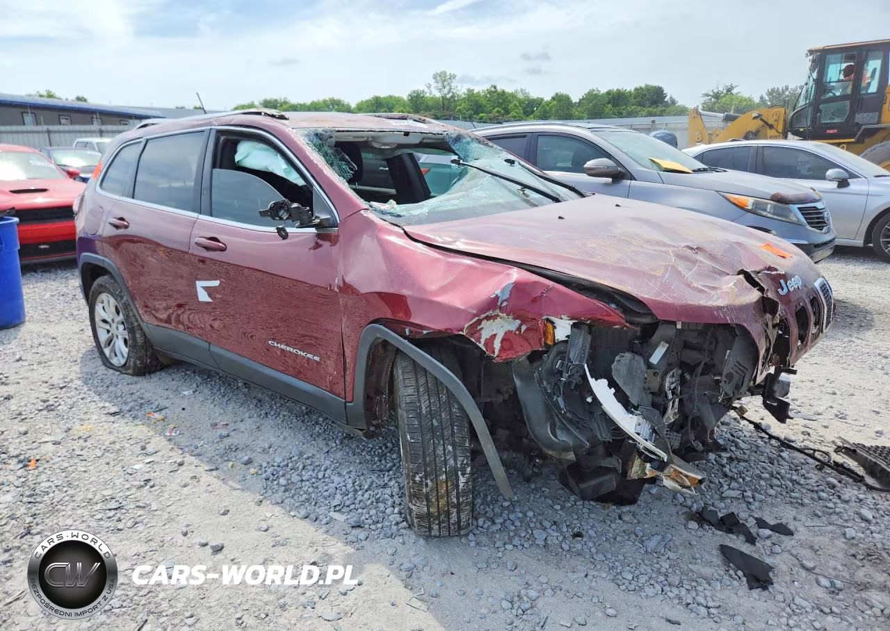 2019 Jeep Cherokee Latitude VIN:1C4PJLCX4KD223191 - 4