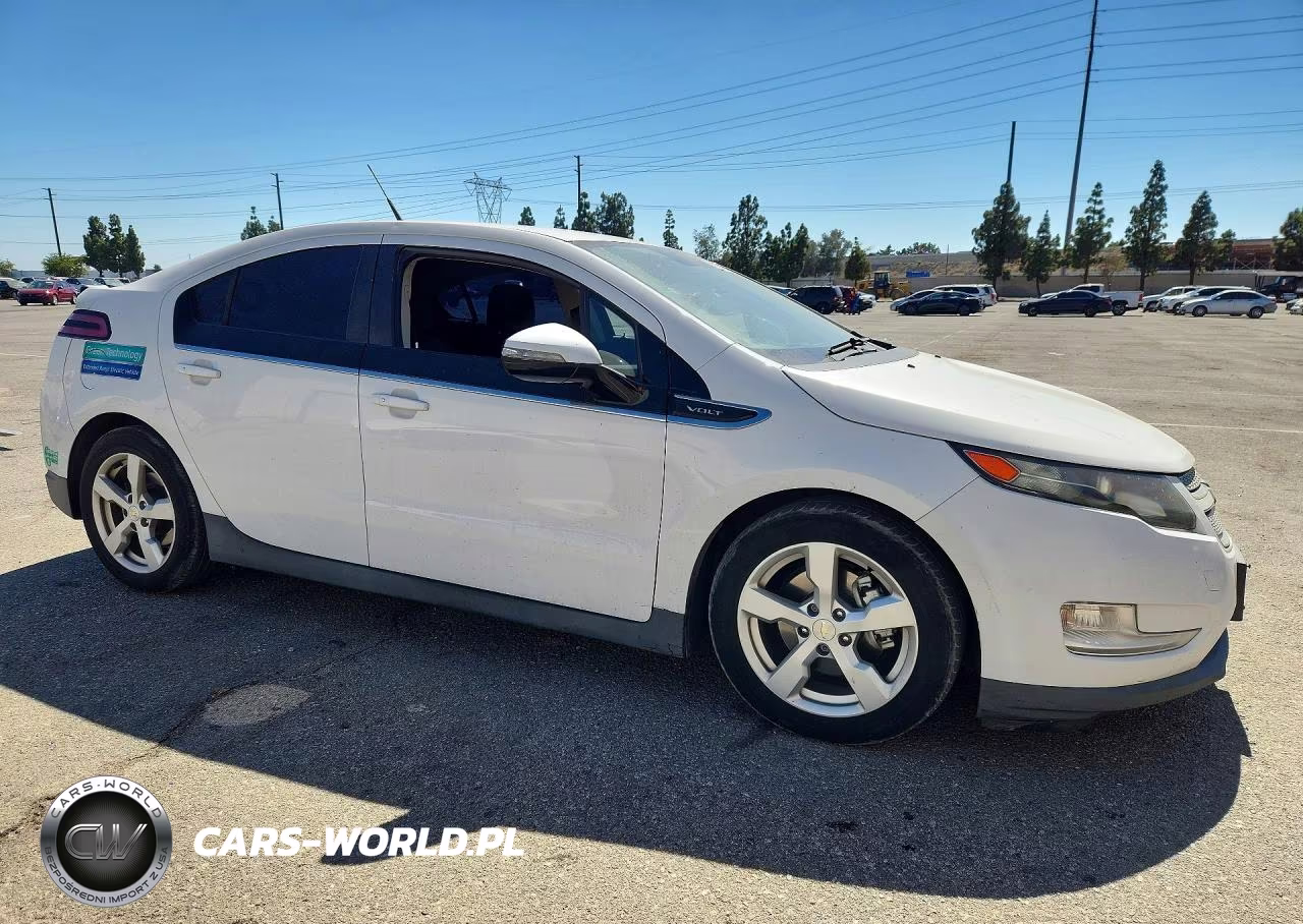 2014 Chevrolet Volt VIN:1G1RE6E4XEU138001 - 4