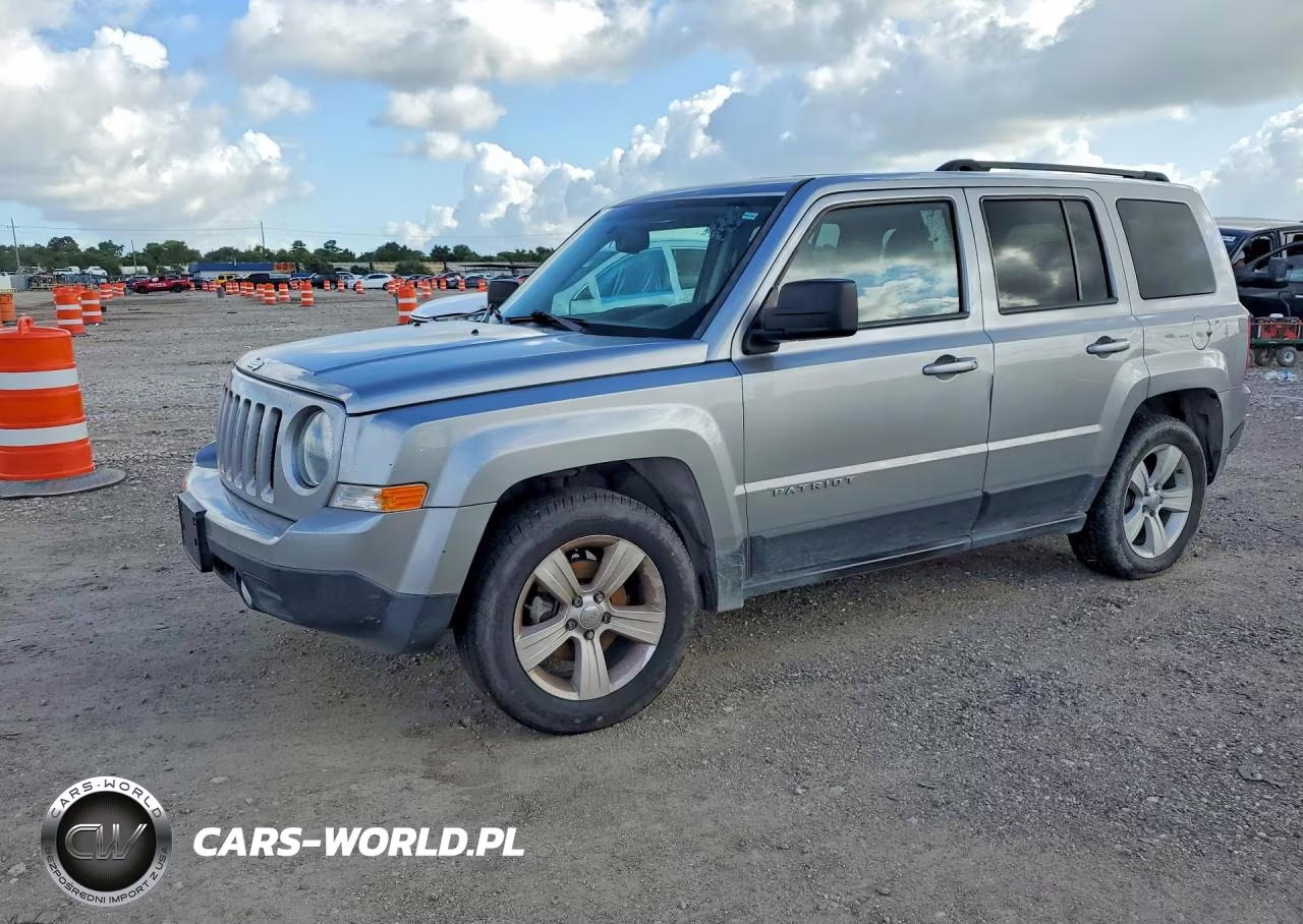 2016 Jeep Patriot Latitude – zdjęcie 1 z 12