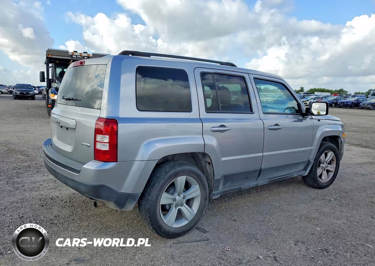 2016 Jeep Patriot Latitude VIN:1C4NJPFAXGD698115 - 3