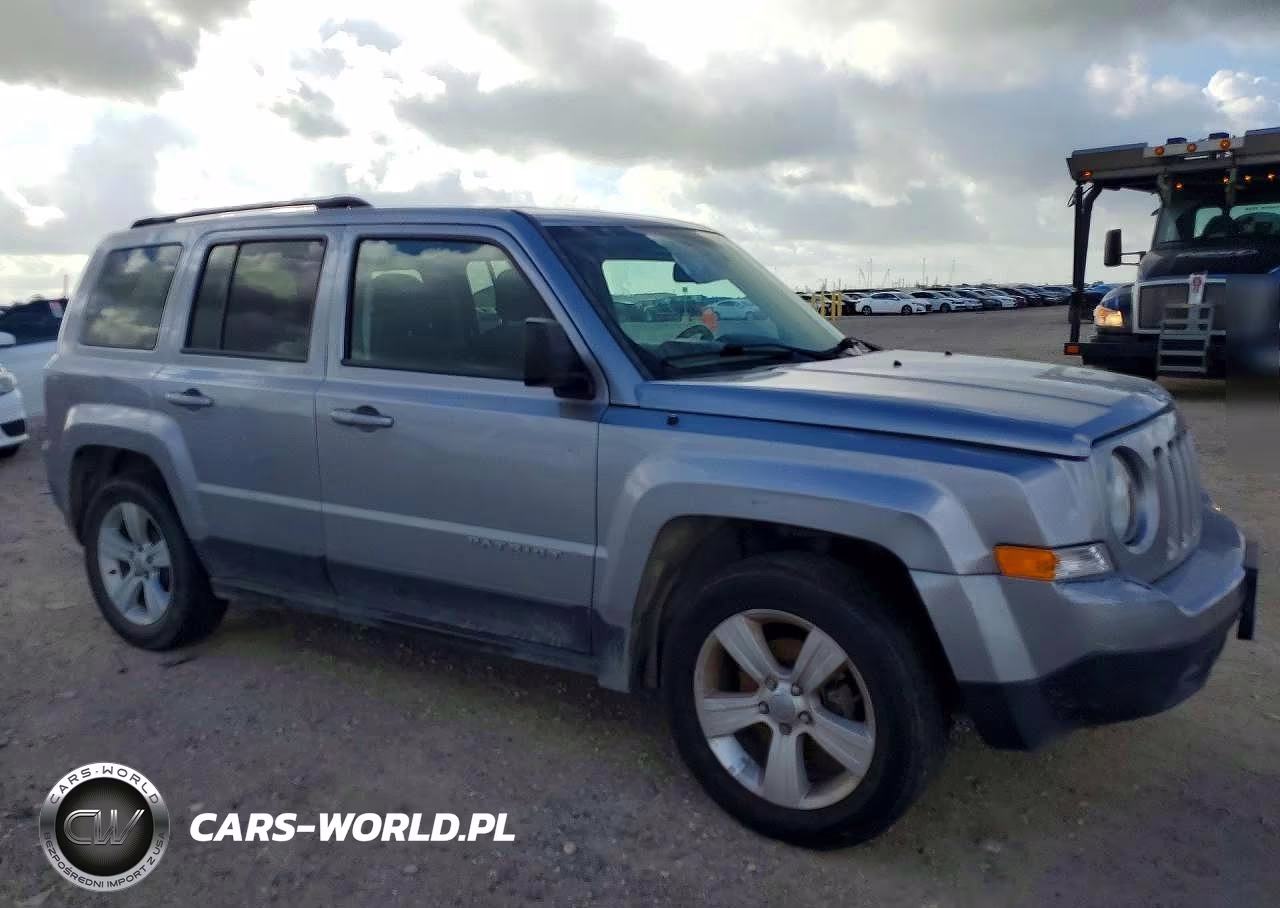 2016 Jeep Patriot Latitude VIN:1C4NJPFAXGD698115 - 4