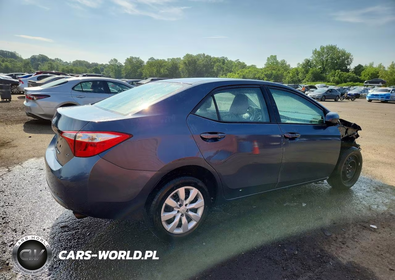 2016 Toyota Corolla Le VIN:2T1BURHE1GC677138 - 3
