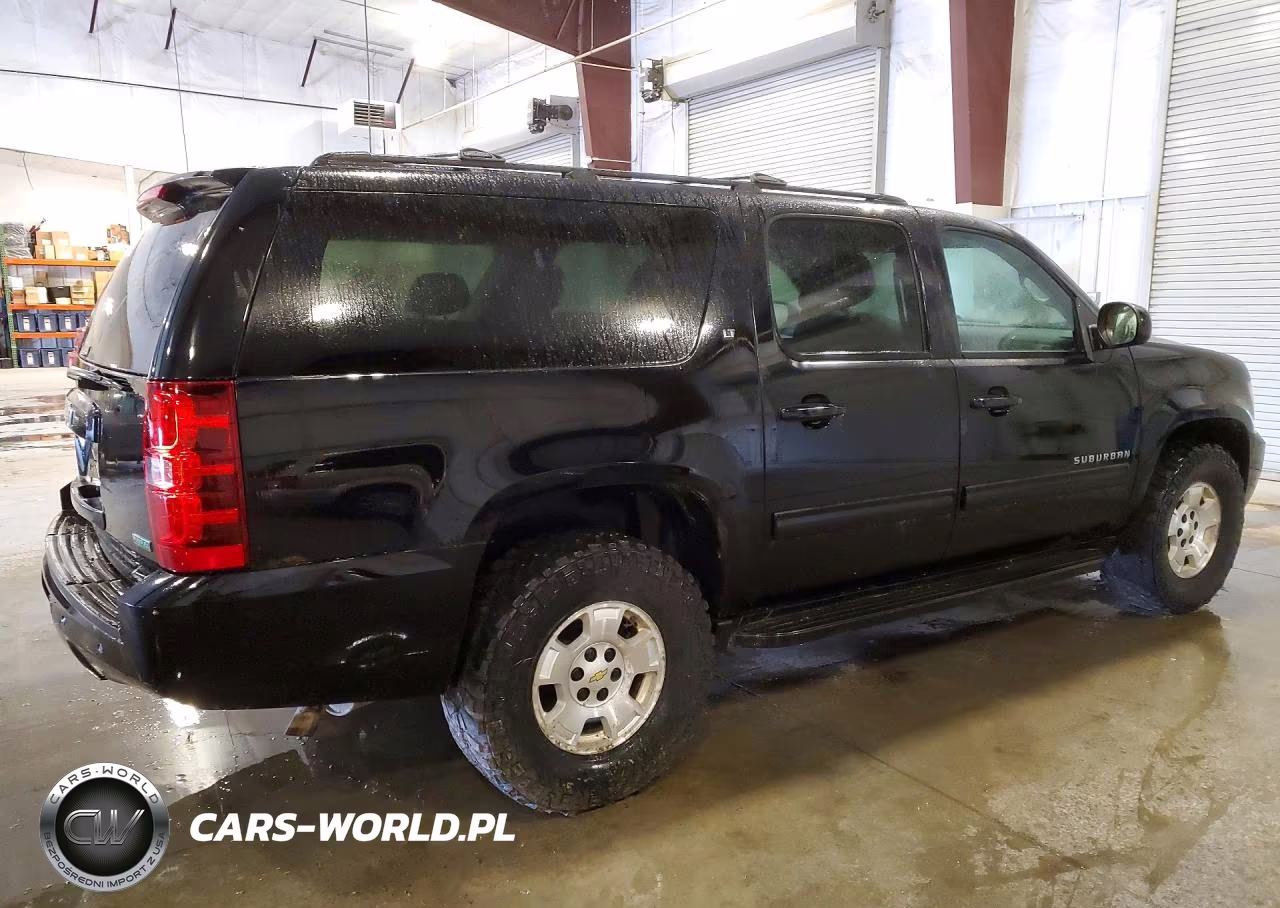 2011 Chev Suburban VIN:1GNSKJE33BR385653 - 3