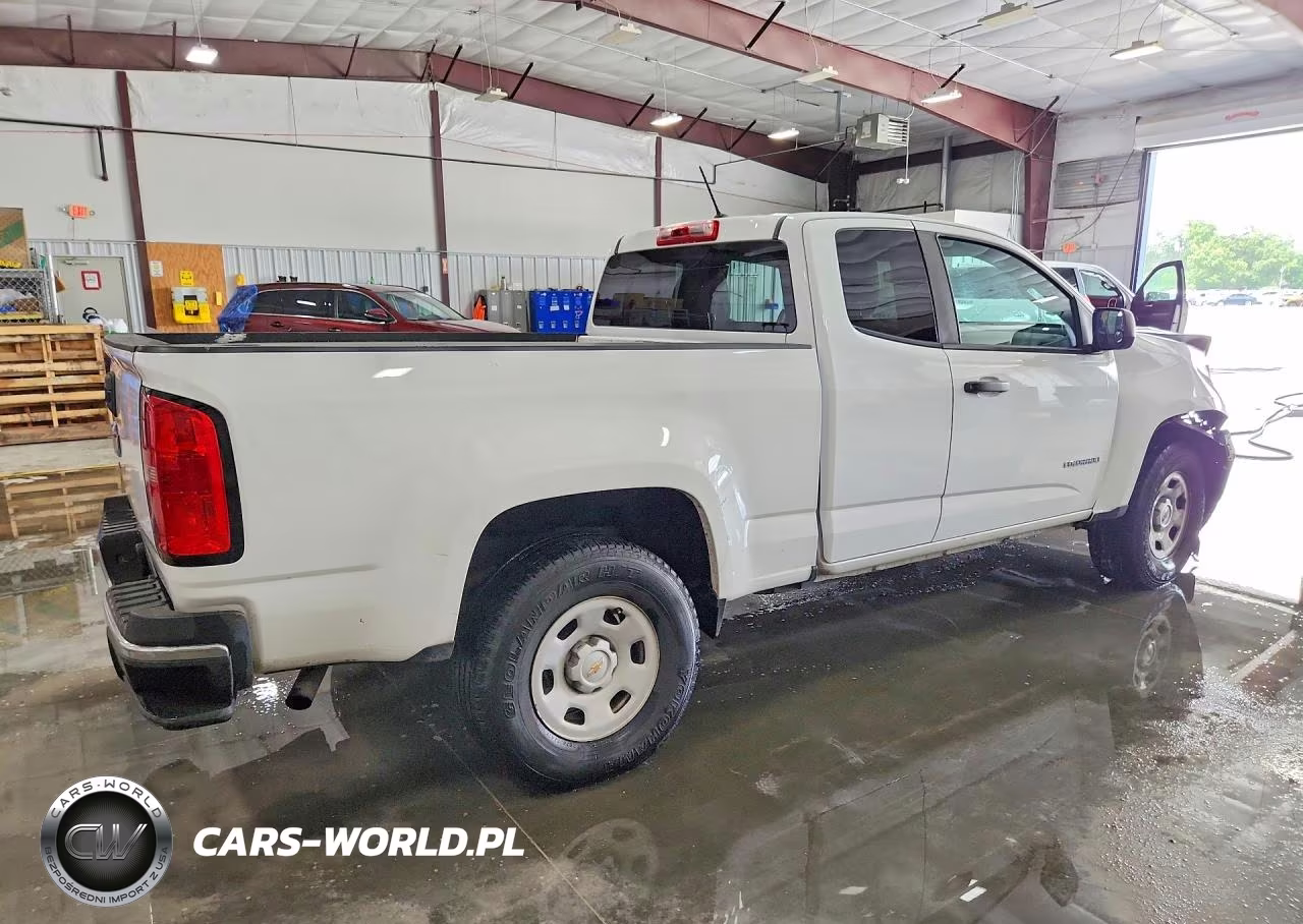 2018 Chevrolet Colorado VIN:1GCHSBEA7J1319286 - 3