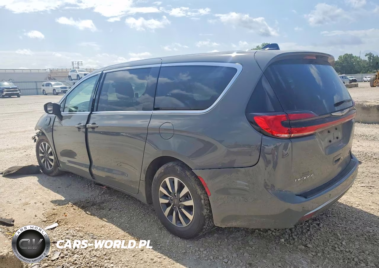2023 Chrysler Pacifica Hybrid Touring L VIN:2C4RC1L79PR588882 - 2