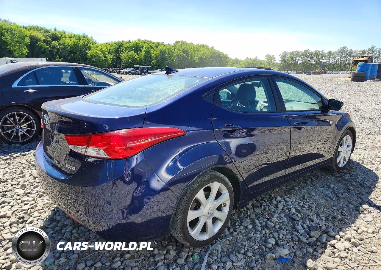 2013 Hyundai Elantra Gls VIN:5NPDH4AE4DH285452 - 3
