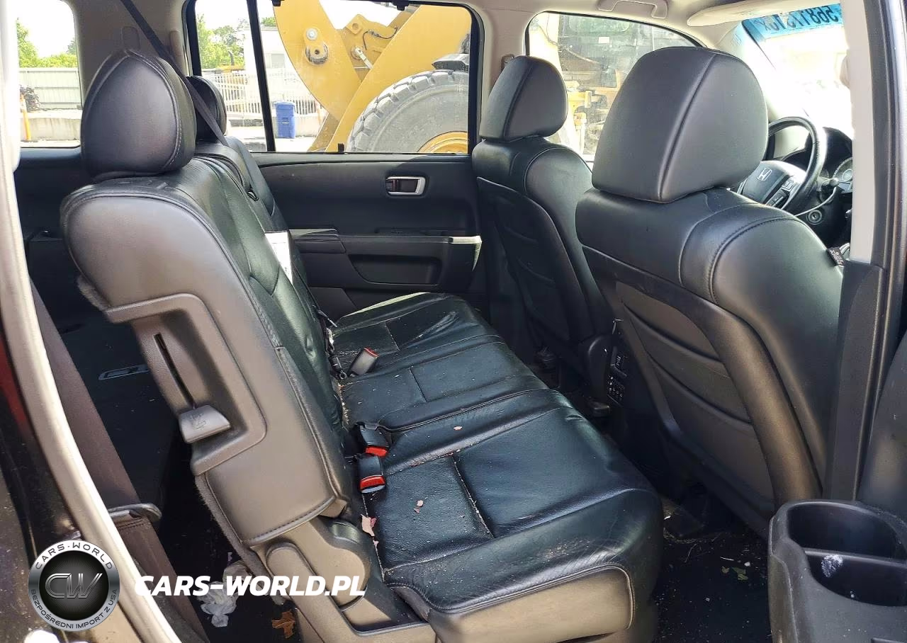 2010 Honda Pilot Touring VIN:5FNYF4H92AB024394 - 10