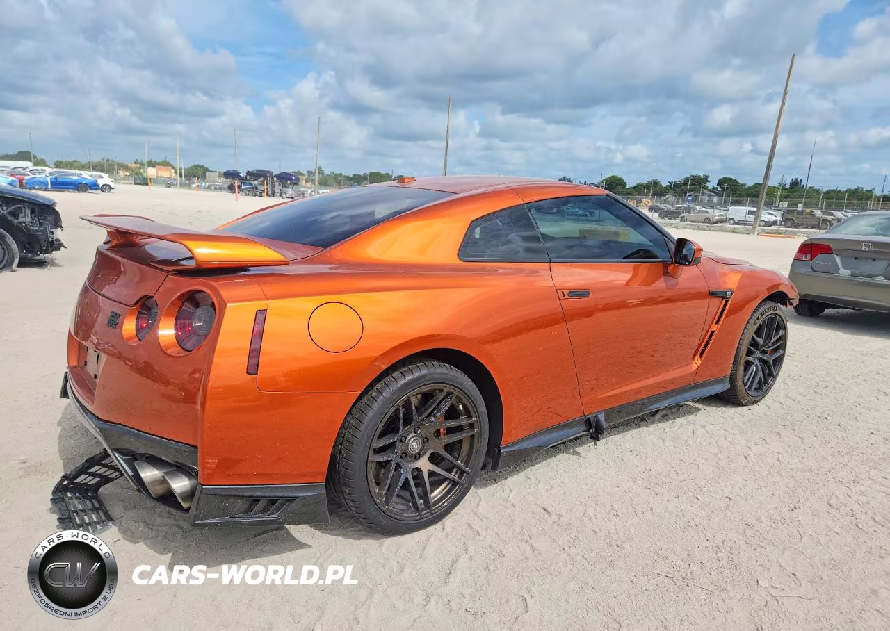 2018 Nissan Gt-R Premium VIN:JN1AR5EFXJM710234 - 3