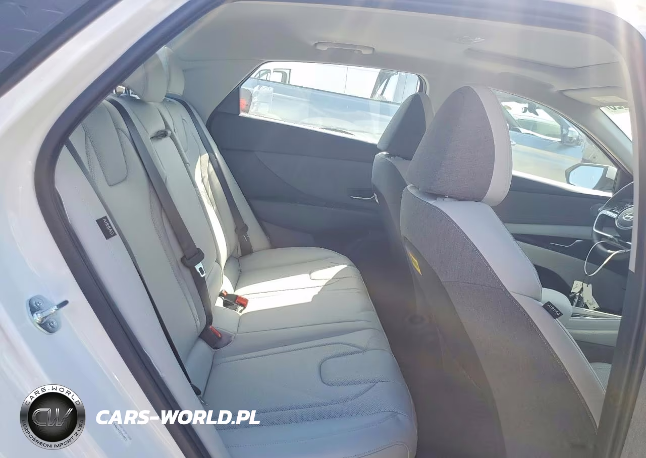 2026 Hyundai Elantra Limited VIN:KMHLN4DJ4TU194971 - 10