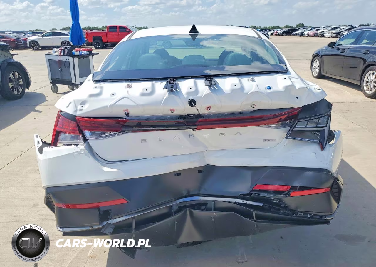 2026 Hyundai Elantra Limited VIN:KMHLN4DJ4TU194971 - 6