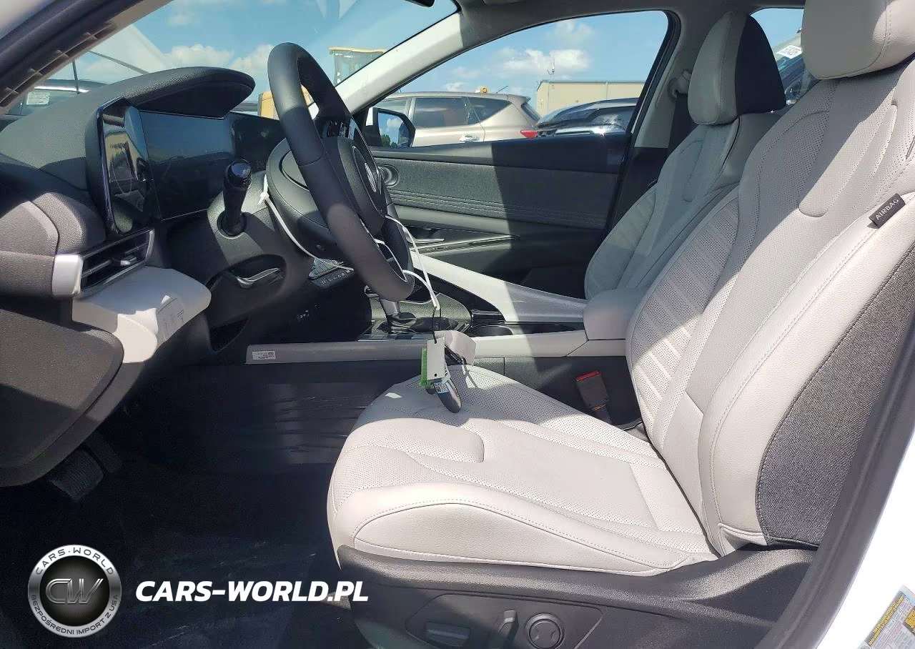 2026 Hyundai Elantra Limited VIN:KMHLN4DJ4TU194971 - 7