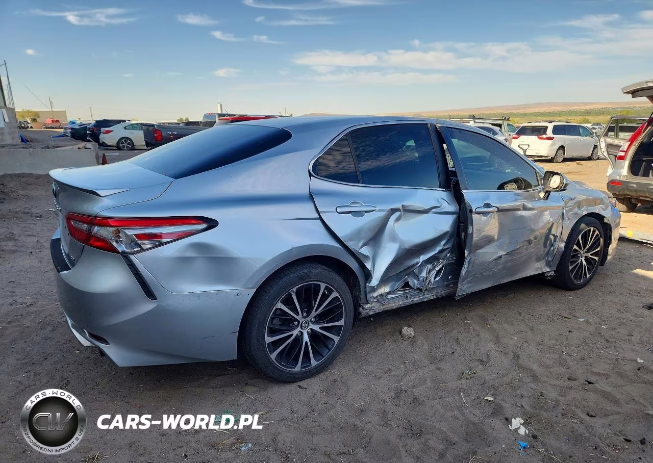 2018 Toyota Camry Se VIN:4T1B11HK6JU025704 - 3