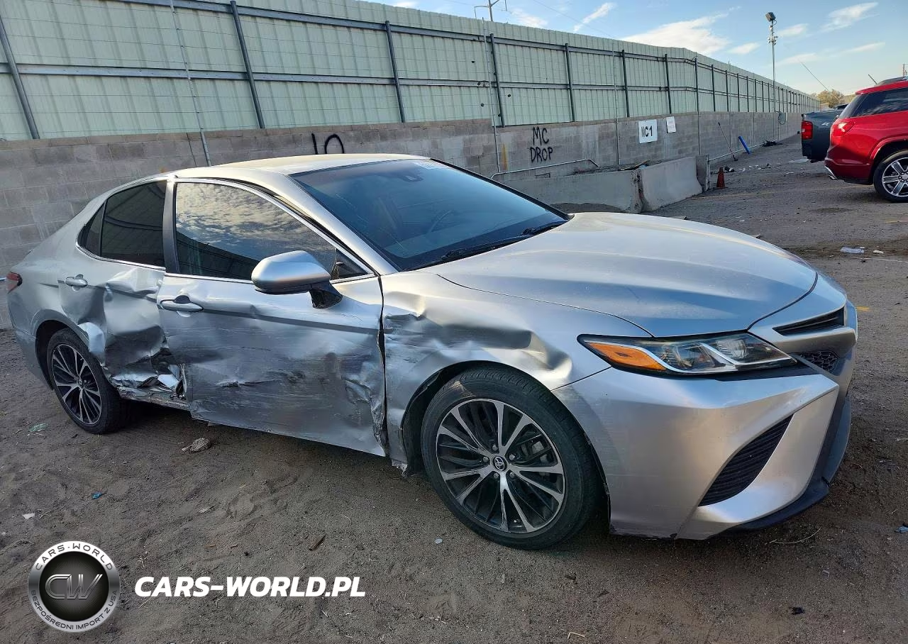 2018 Toyota Camry Se VIN:4T1B11HK6JU025704 - 4
