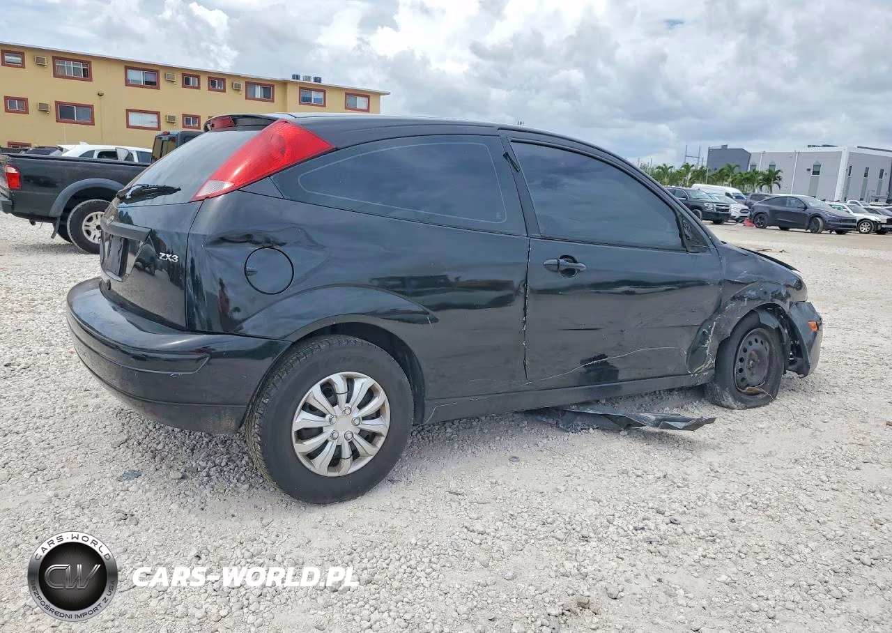 2005 Ford Focus Zx3 VIN:3FAFP31N45R156332 - 3