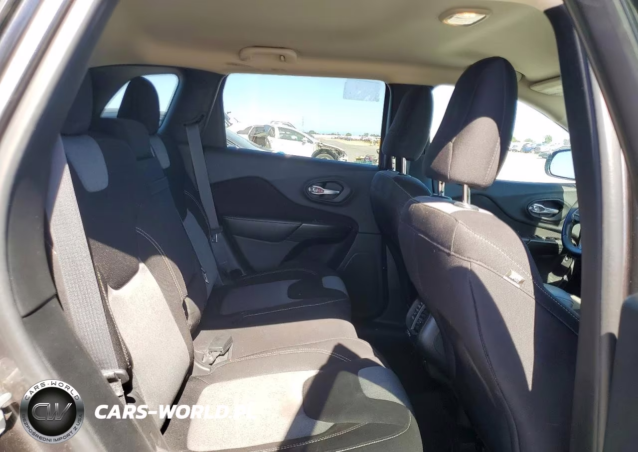 2014 Jeep Cherokee Latitude VIN:1C4PJMCS2EW297017 - 11