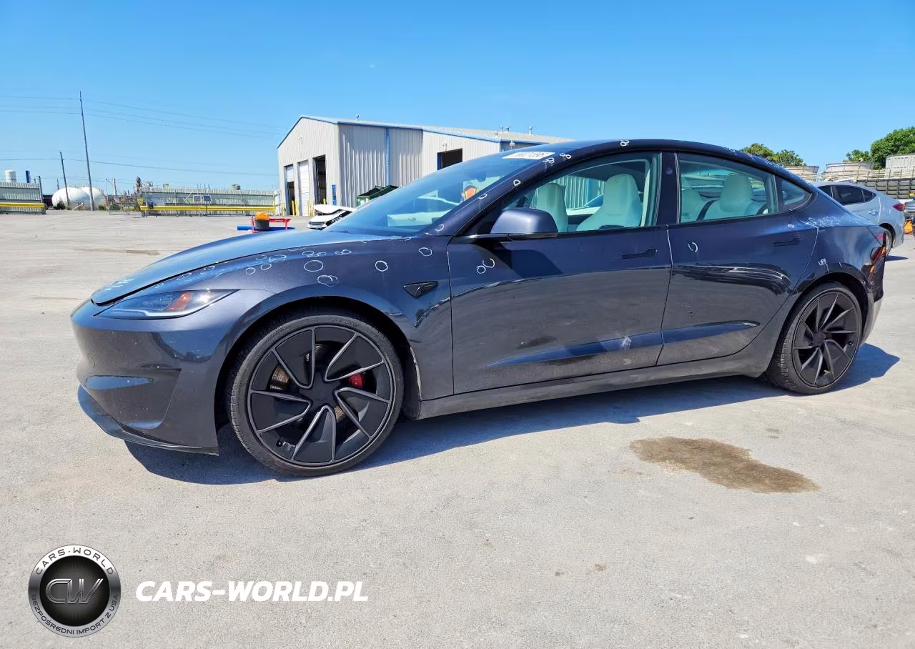 2025 Tesla Model 3 – zdjęcie 1 z 12