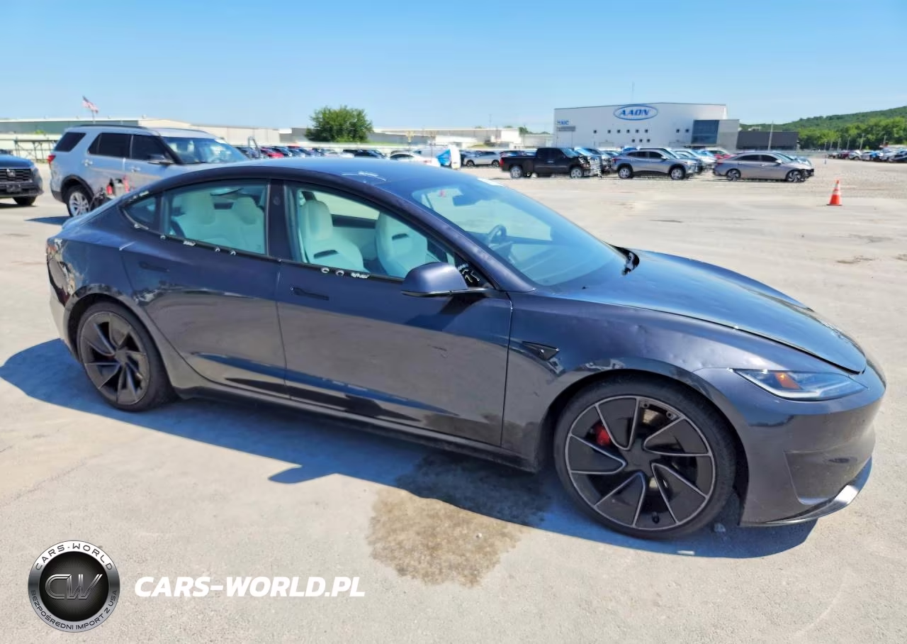 2025 Tesla Model 3 VIN:5YJ3E1ET5SF983365 - 4