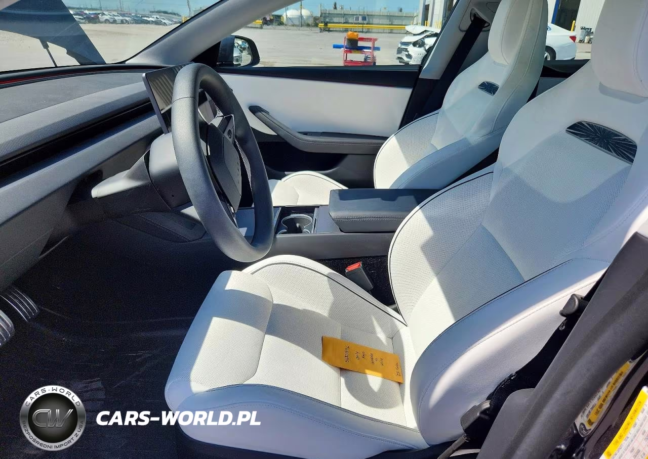 2025 Tesla Model 3 VIN:5YJ3E1ET5SF983365 - 7