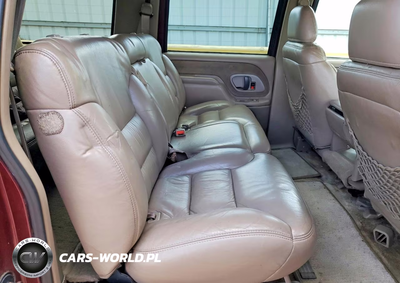 1999 Chevrolet Suburban K1500 VIN:1GNFK16R0XJ530397 - 11