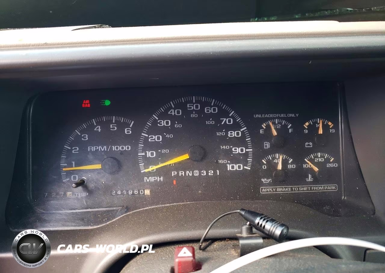 1999 Chevrolet Suburban K1500 VIN:1GNFK16R0XJ530397 - 9
