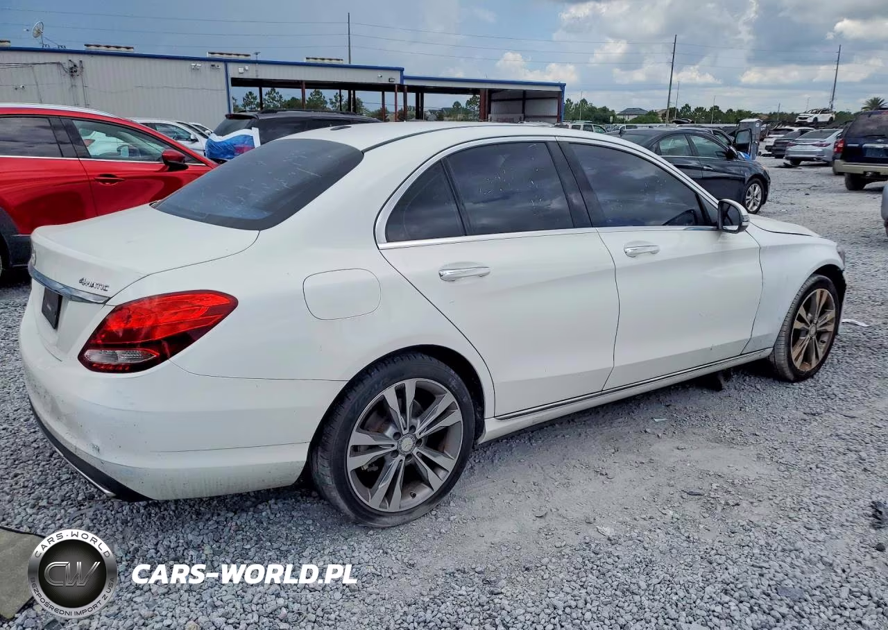2016 Mercedes-Benz C 300 4Matic VIN:55SWF4KBXGU130974 - 3