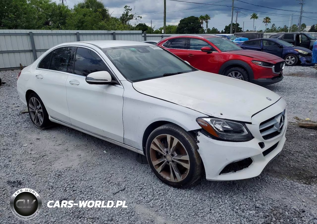2016 Mercedes-Benz C 300 4Matic VIN:55SWF4KBXGU130974 - 4