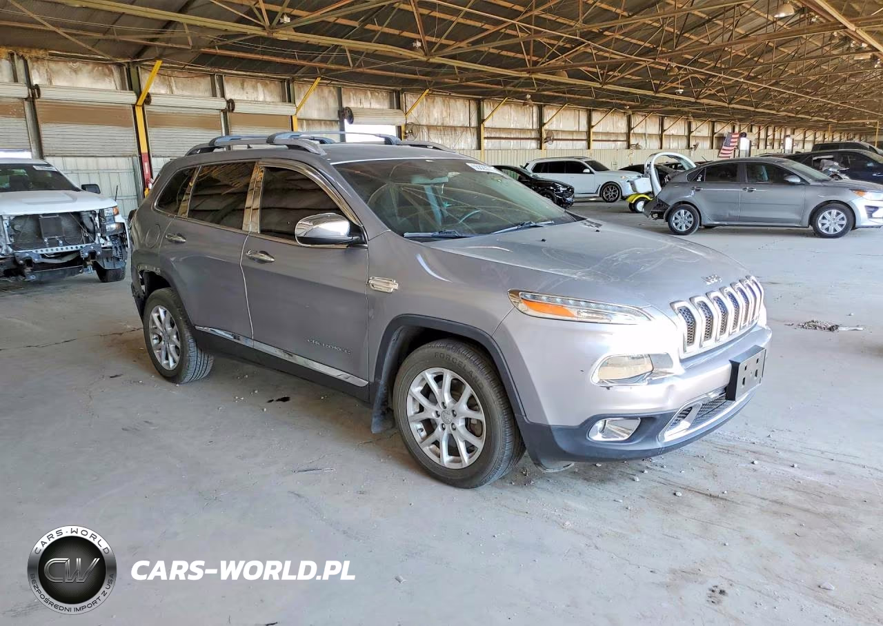 2016 Jeep Cherokee Latitude VIN:1C4PJLCB5GW234569 - 4
