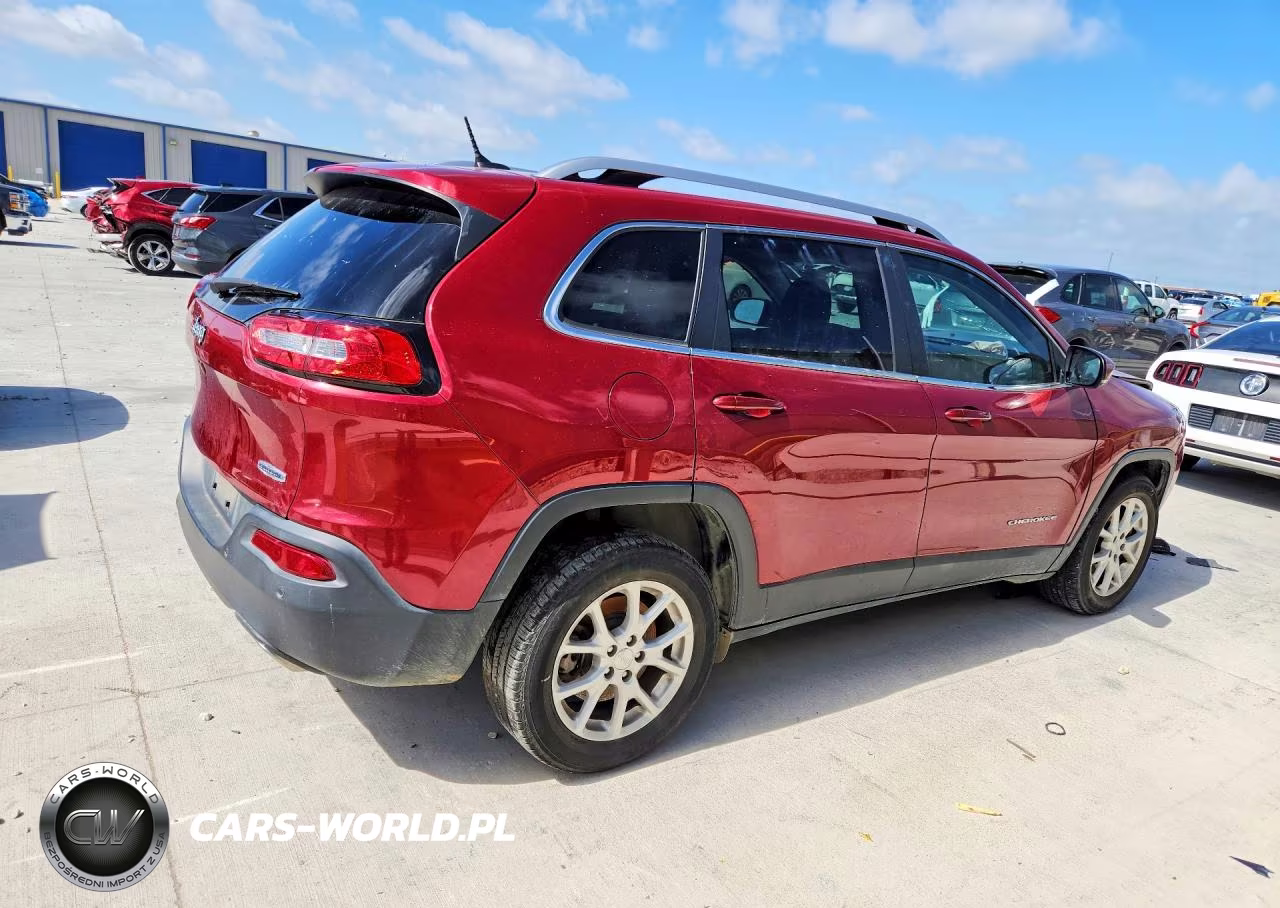 2016 Jeep Cherokee Latitude VIN:1C4PJLCS4GW177457 - 3