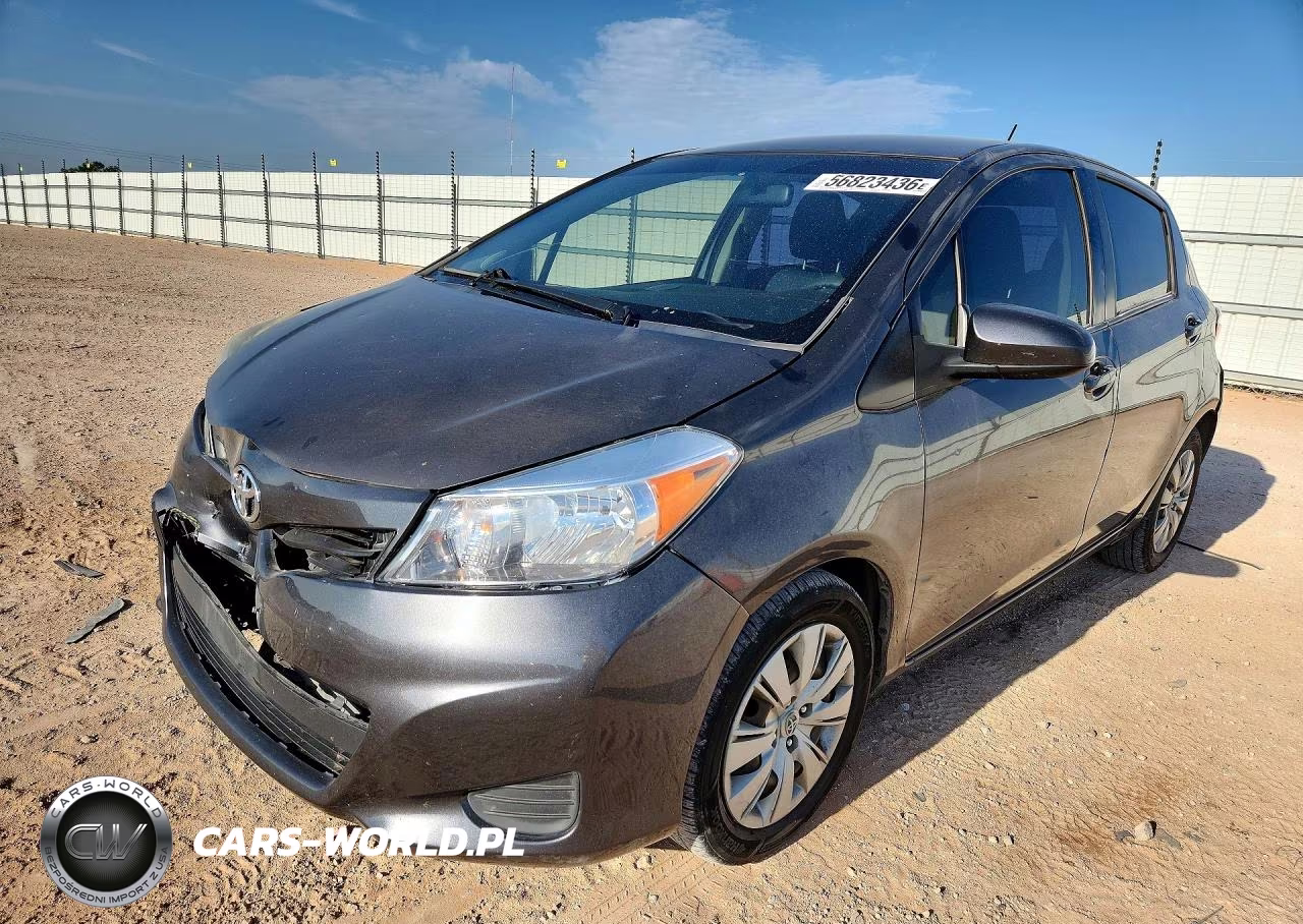 2013 Toyota Yaris 5-Door Le