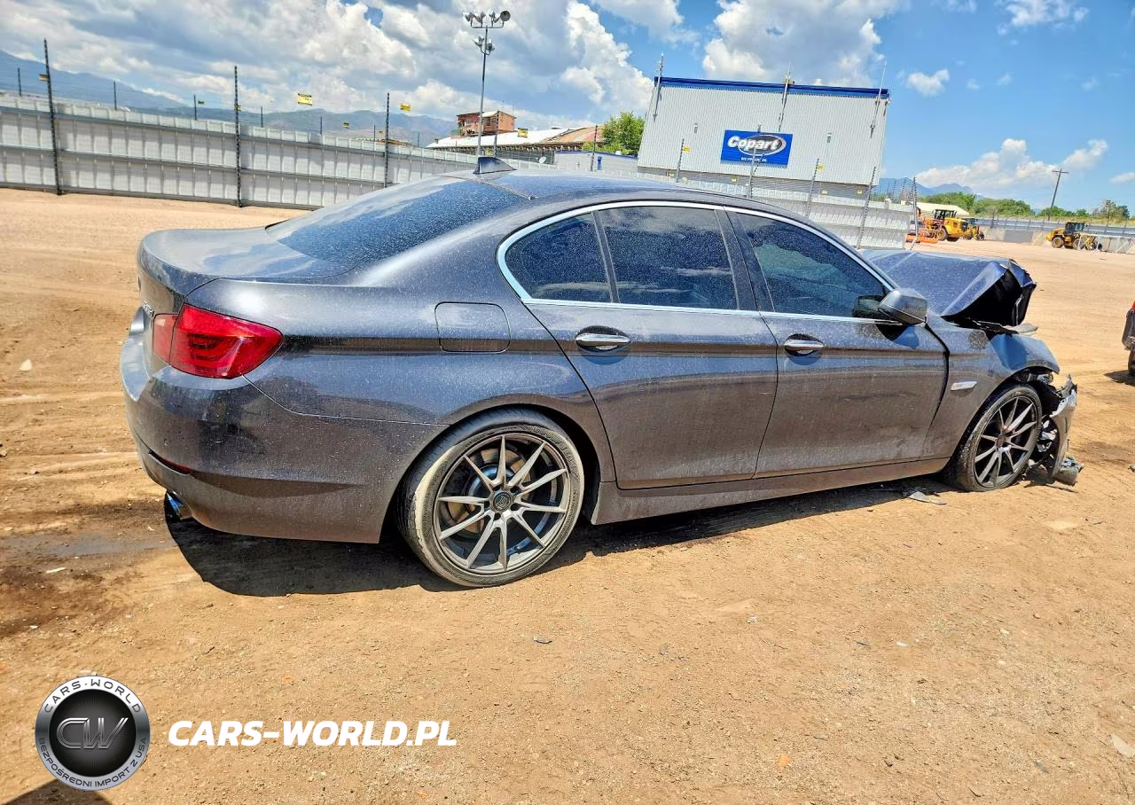 BMW 535 XI VIN:WBAFU7C50DDU77585 - 3