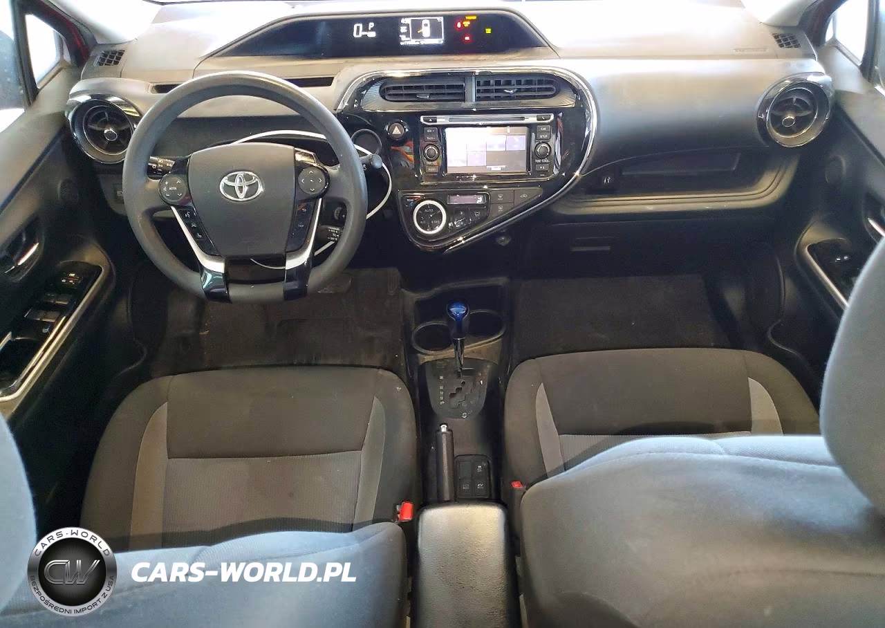 2019 Toyota Prius C L VIN:JTDKDTB39K1624754 - 8