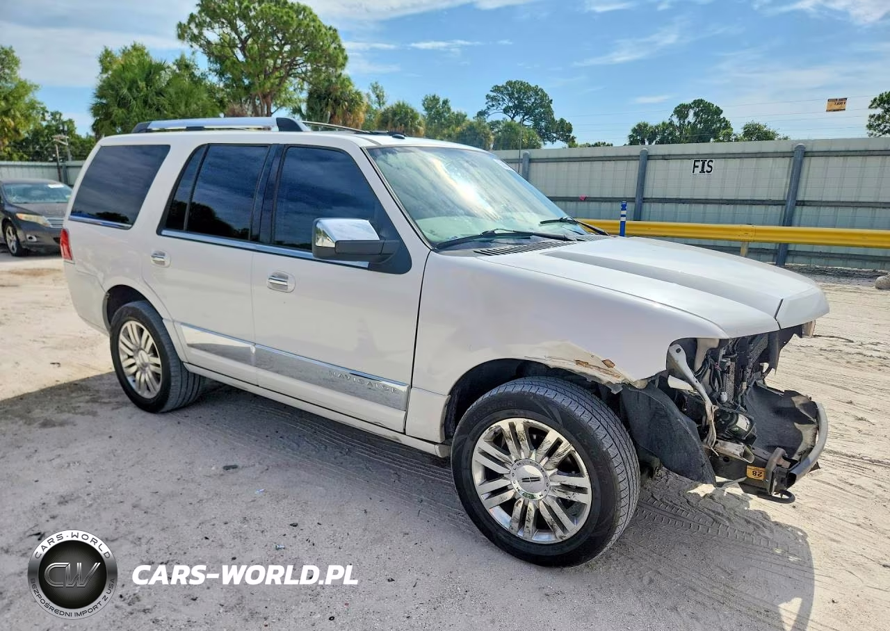 2011 Lincoln Navigator VIN:5LMJJ2H5XBEJ08492 - 4