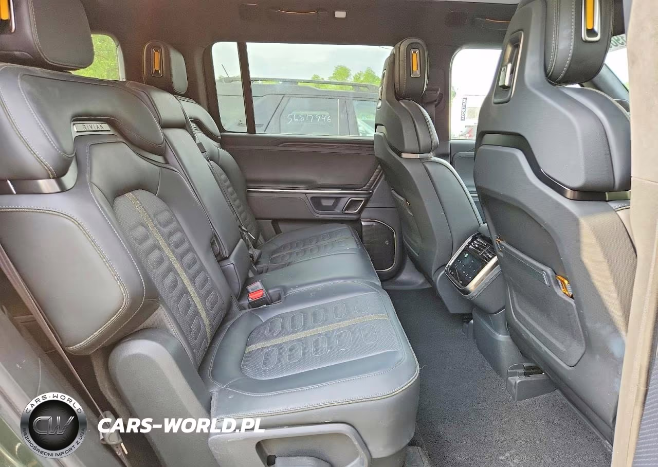 2024 Rivian R1S Adventure VIN:7PDSGABA4RN039327 - 11