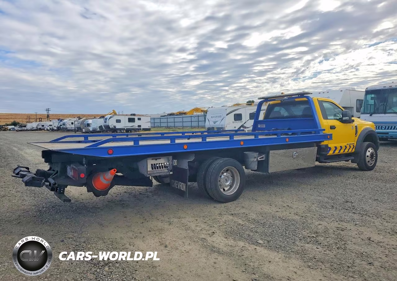2019 Ford F550 Super Duty VIN:1FDUF5GT2KEF91303 - 3