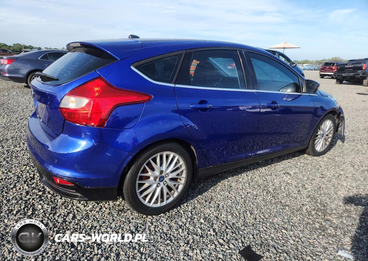 2014 Ford Focus Titanium VIN:1FADP3N24EL119867 - 3