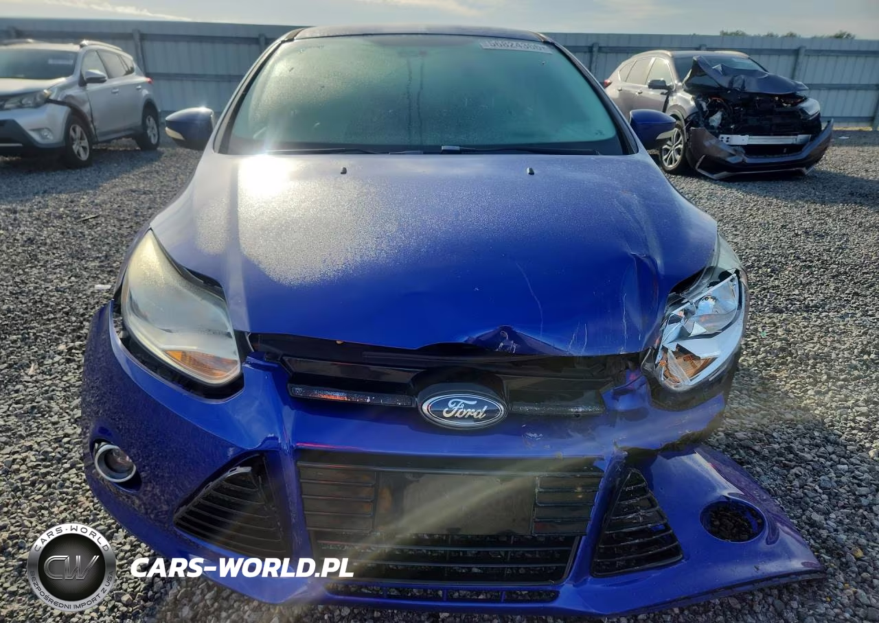2014 Ford Focus Titanium VIN:1FADP3N24EL119867 - 5